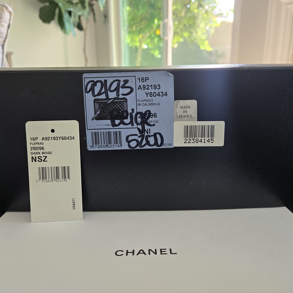 Chanel Le Boy Bag - Picture 7 of 15